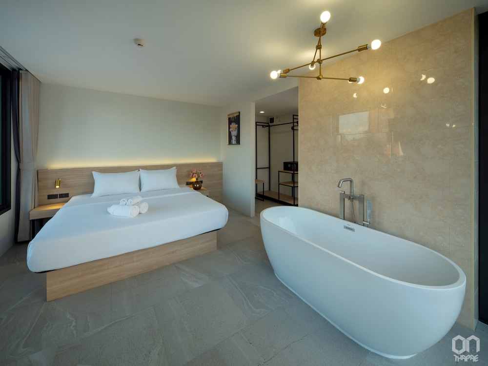 Suite, 1 King Bed