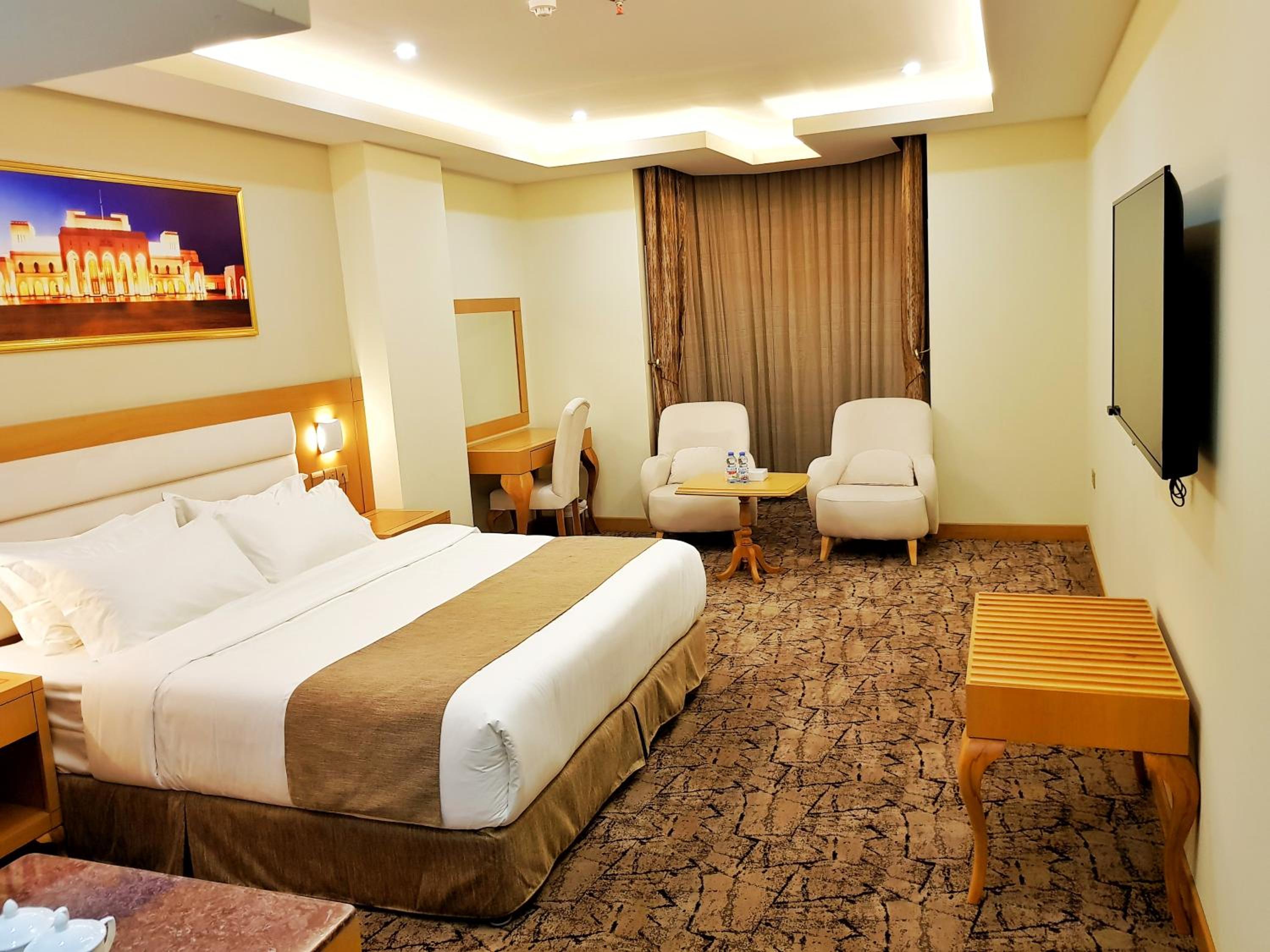 Standard King Room - Photo 7