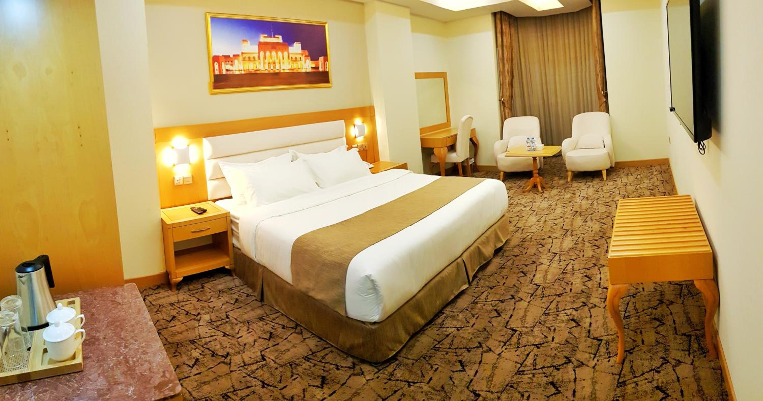 Standard King Room - Photo 6
