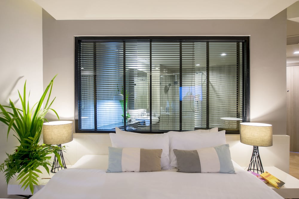 Deluxe Premier Room (Double OR Twin beds) - Photo 3
