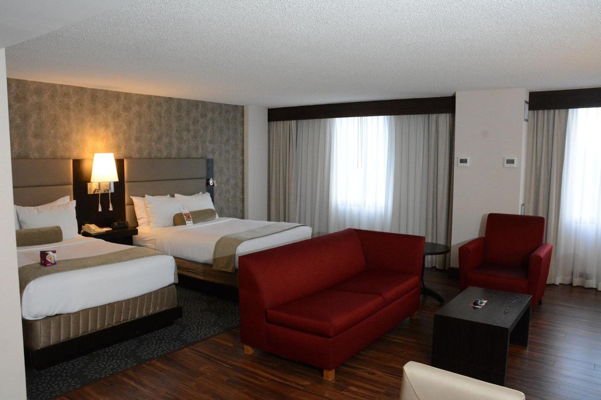 Suite with Two Double Beds - Non-Smoking photo 2
