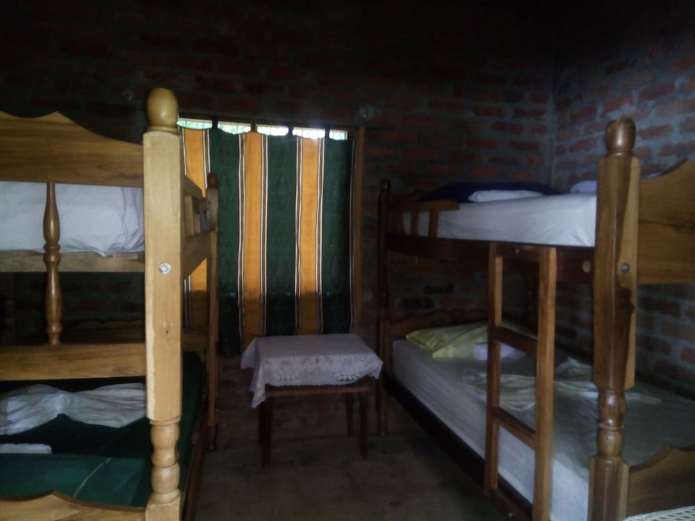 Shared Dormitory, Mixed Dorm, Shared Bathroom (2 Bunk Beds, 4 Guests) photo 2