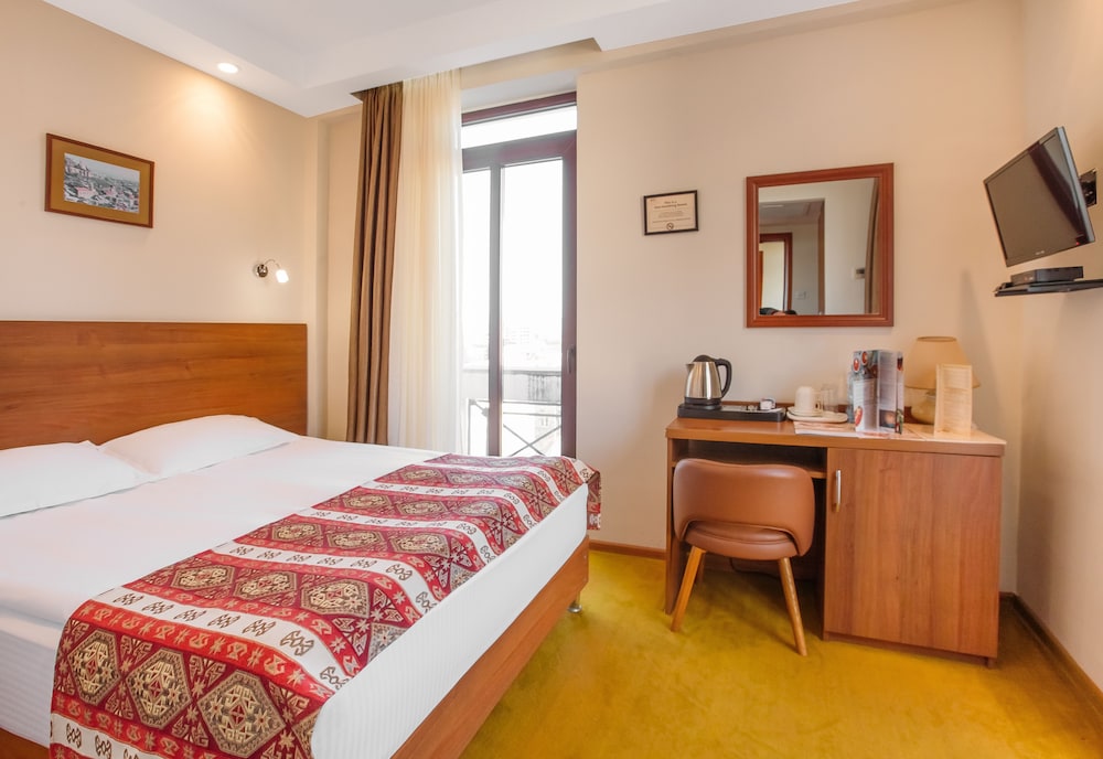 Economy Double Room With Terrace