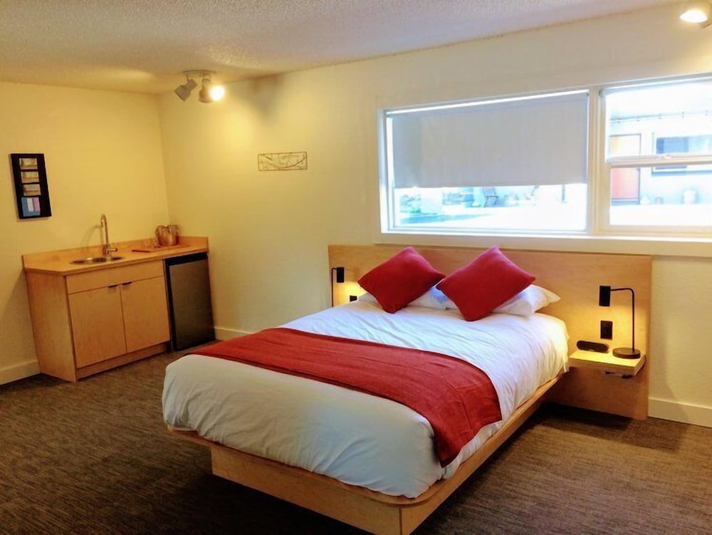 Suite, 1 Bedroom, Refrigerator