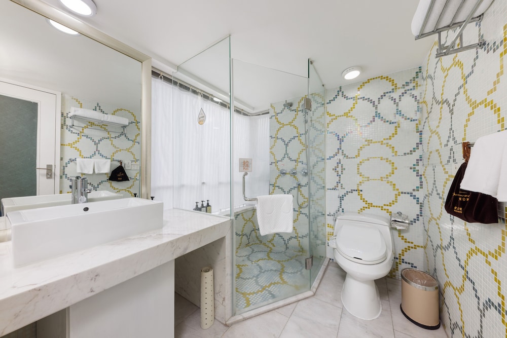 Two-Bedroom Duplex Suite photo 2