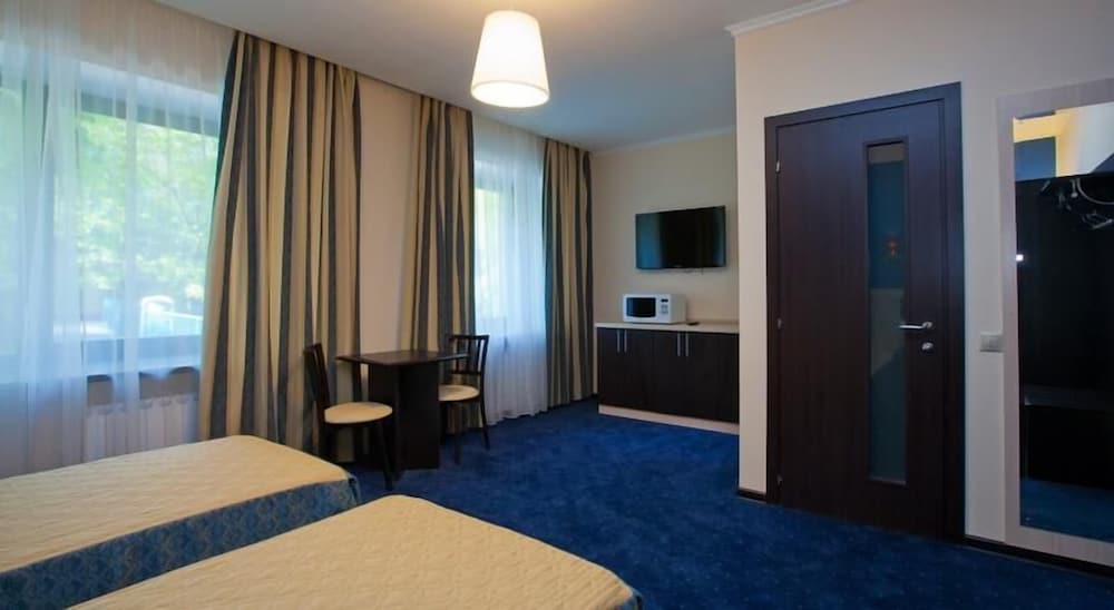 Standard Twin Room, 2 Twin Beds photo 3