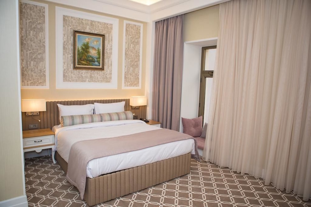Deluxe Room, 1 King Bed, City View - Photo 12