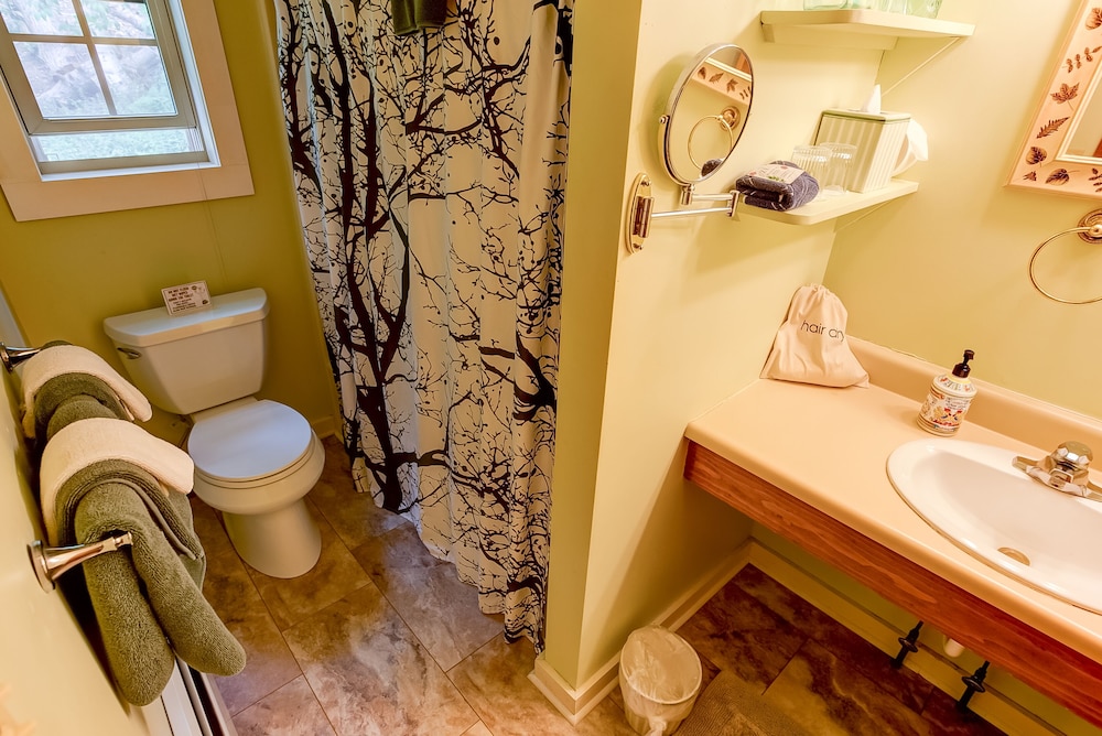 Room 5 - Birch photo 2