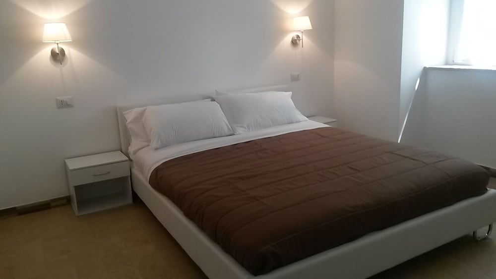 Comfort Room, Patio