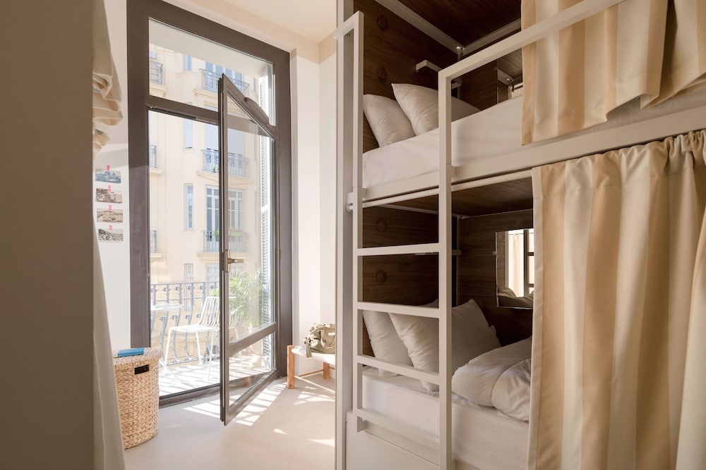 Standard Shared Dormitory, Women only for 4