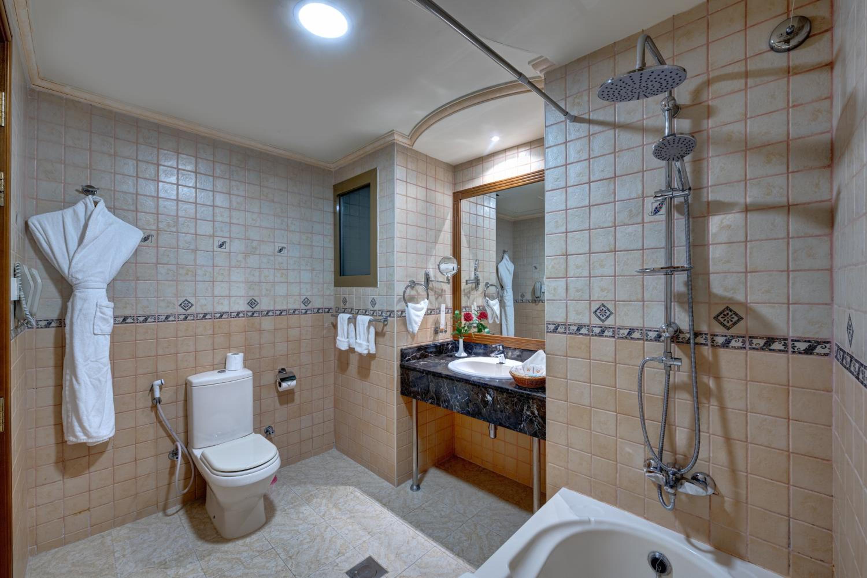 Deluxe Double or Twin Room with Balcony photo 3