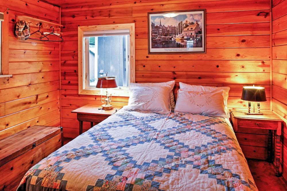 House (2 Bedrooms) photo 1