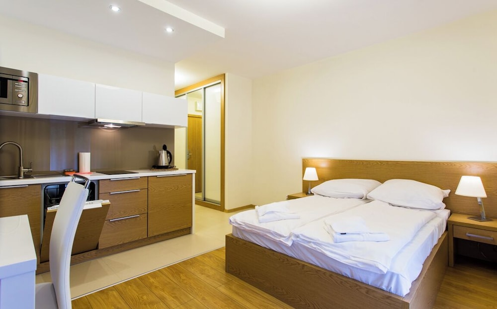 Apartment (222)