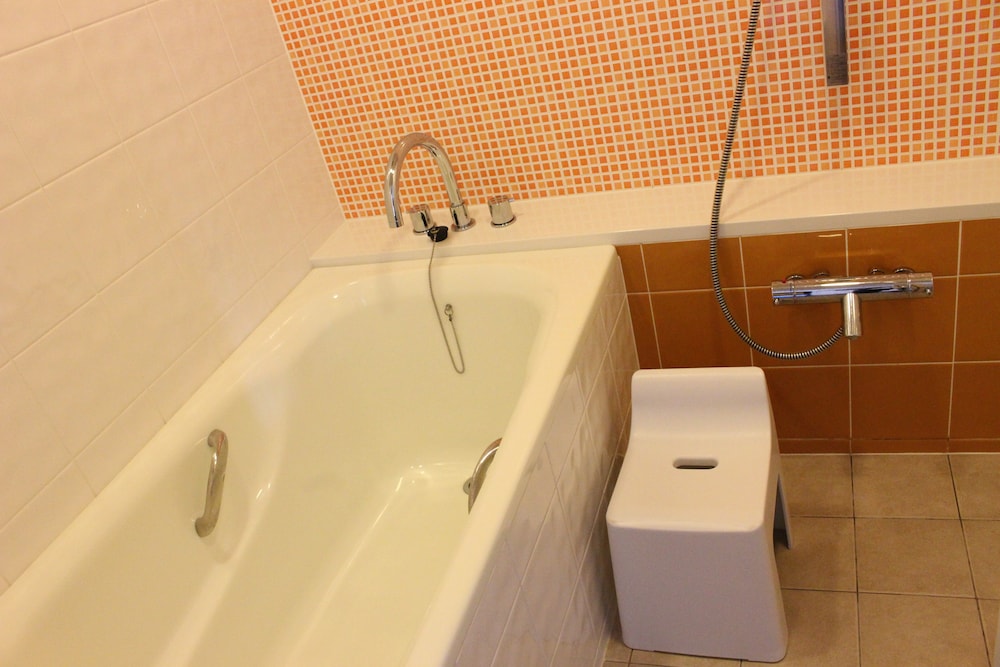 Superior Twin Room, Non Smoking - Photo 9