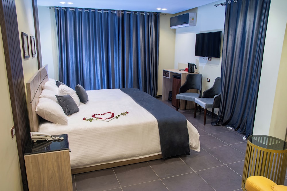Deluxe Double or Twin Room