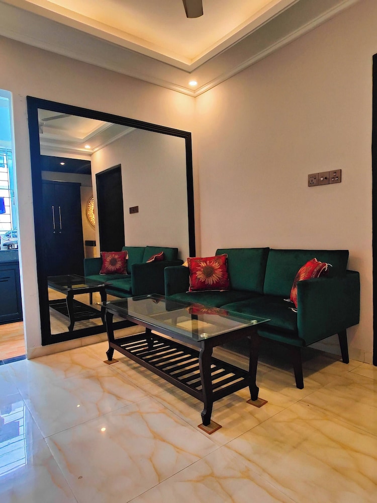 Studio, 1 Bedroom, Patio