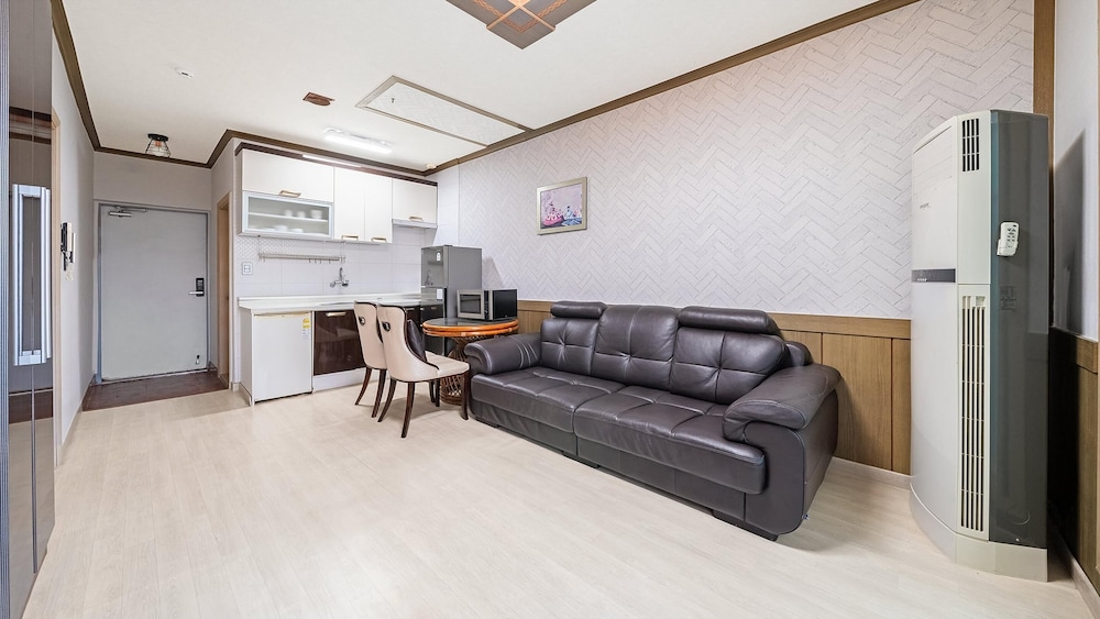 Basic Room, 1 Bedroom (A202) - Photo 3