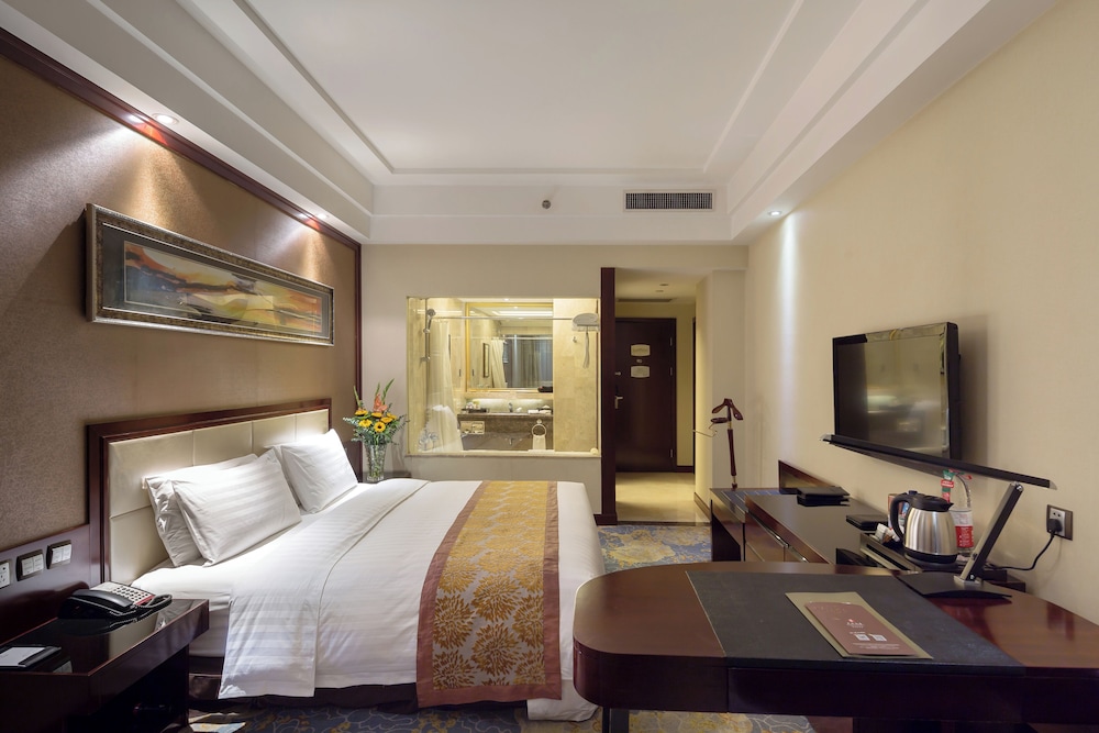 Deluxe Queen Room photo 1