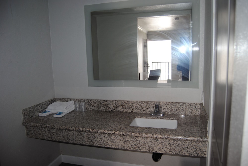Basic Single Room photo 2
