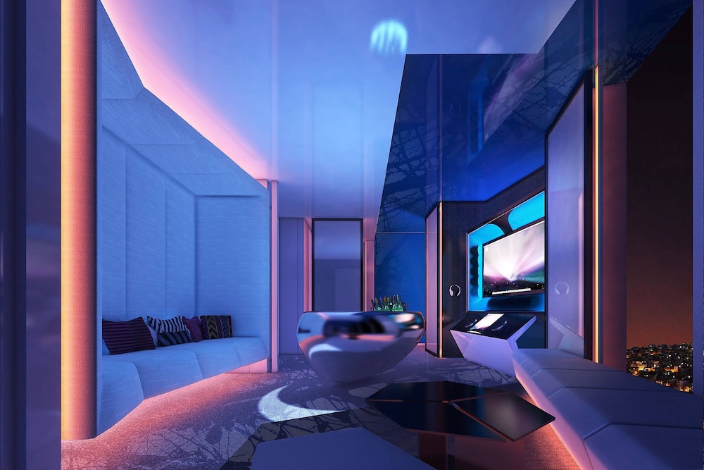 Suite, 1 King Bed, Corner (Wow Suite, penthouse)