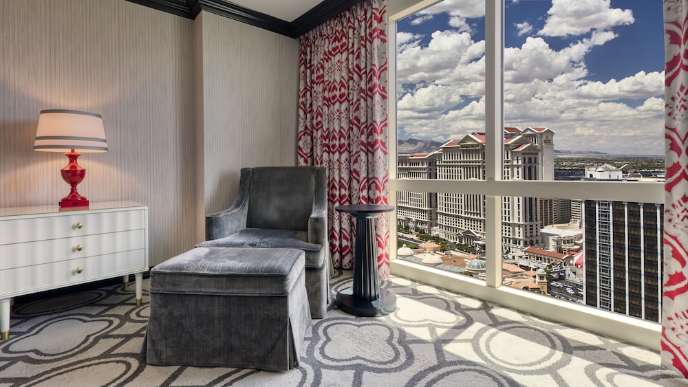 Bordeaux Corner Room King