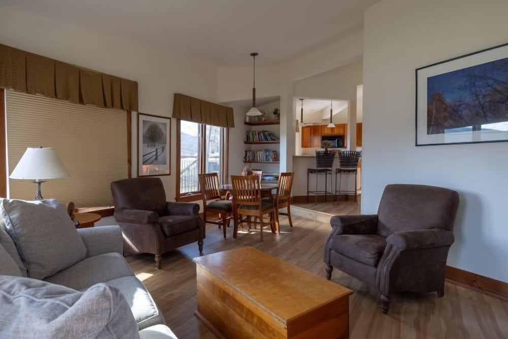 Presidential Room, Multiple Beds (Windwood)