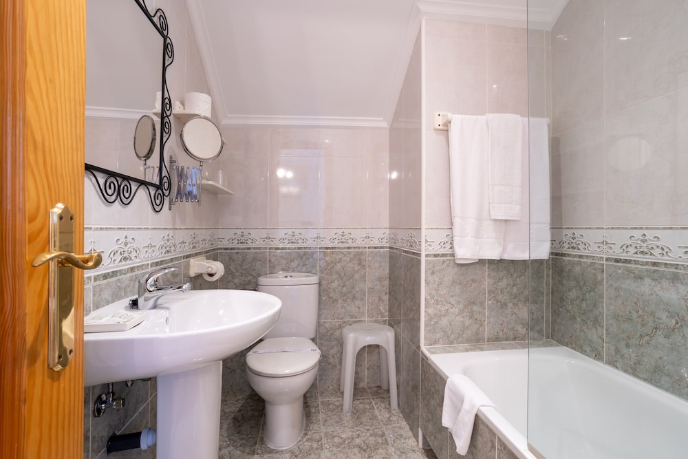 Double Room, Private Bathroom photo 3