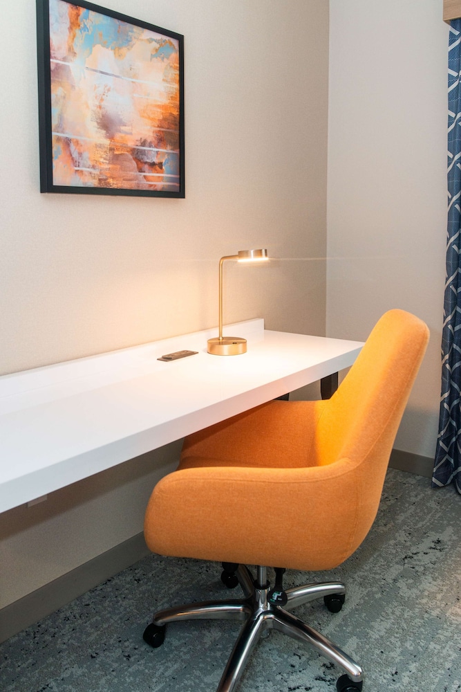 Room, 1 King Bed, Accessible, Bathtub (Mobility & Hearing) - Photo 8