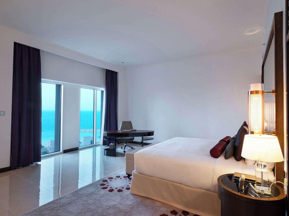 One Bedroom Deluxe Suite