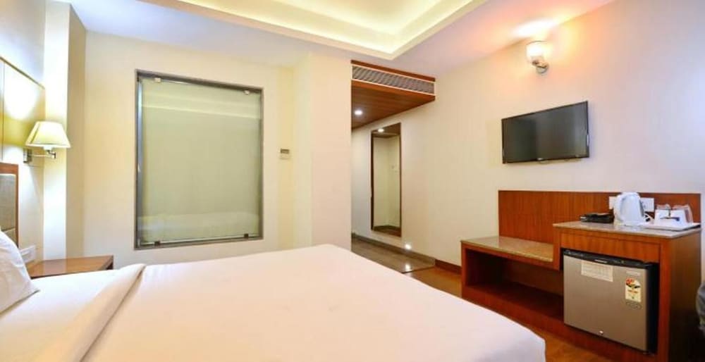 Deluxe Room - Photo 3