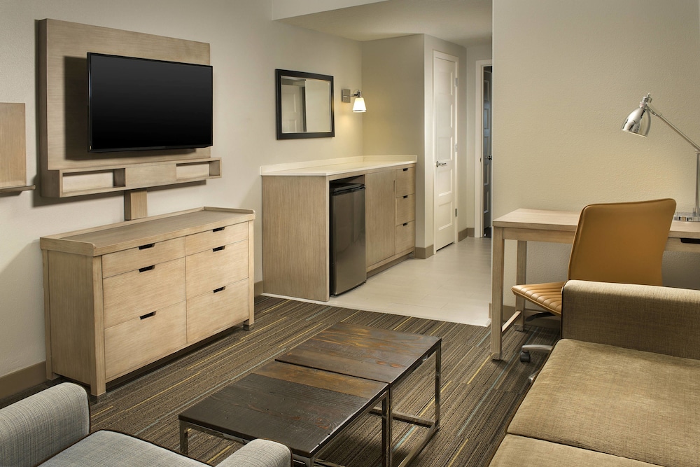 Suite, Multiple Beds, Balcony (Mobility Accessible, Tub)