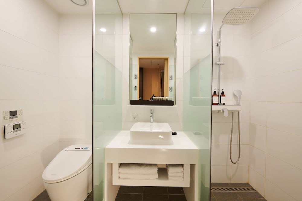 Standard Triple Room (Breakfast for 3) - Photo 5