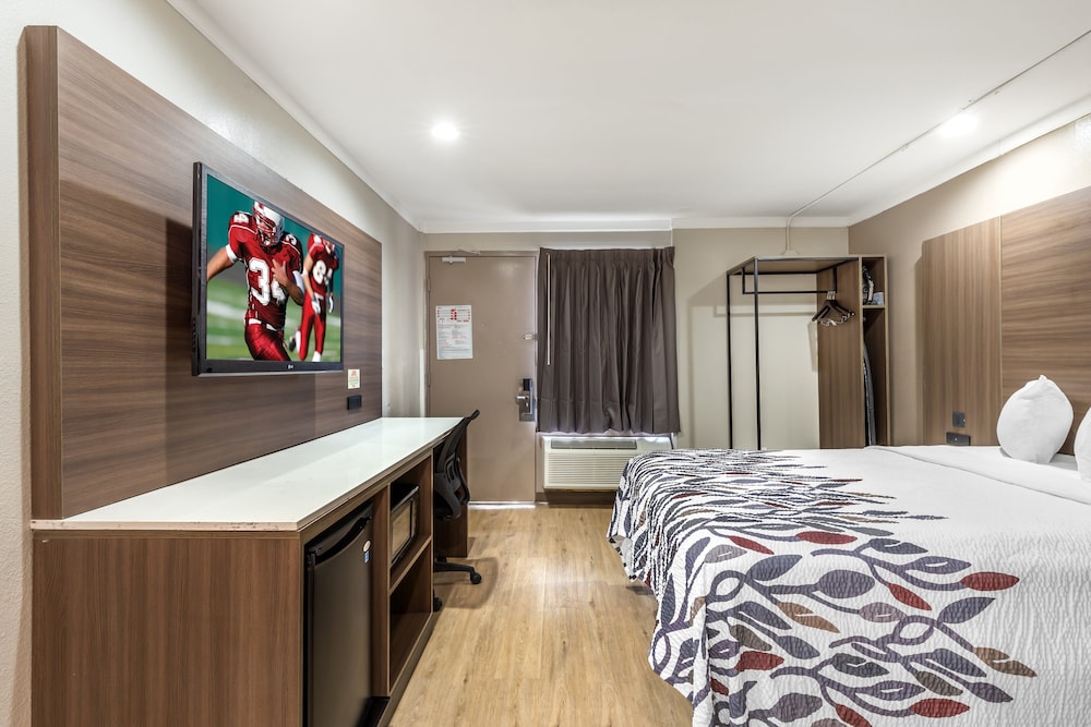 Deluxe Room, 1 Queen Bed, Non Smoking - Photo 7