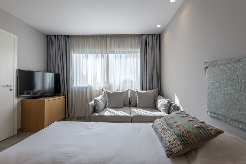 Executive Suite Garden View | Resort Area - Photo 3