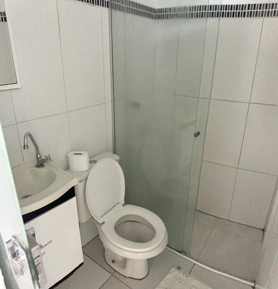 Economy Triple Room photo 2