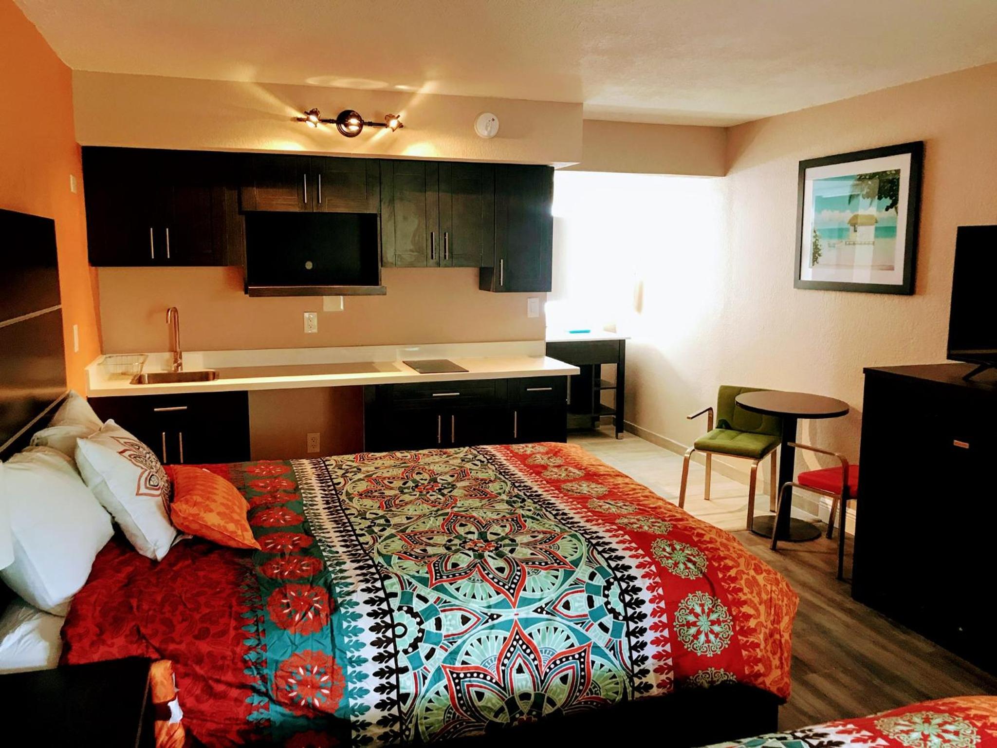 Family Room - Photo 9