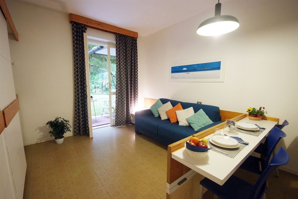 Basic Apartment, 1 Double Bed with Sofa bed photo 3