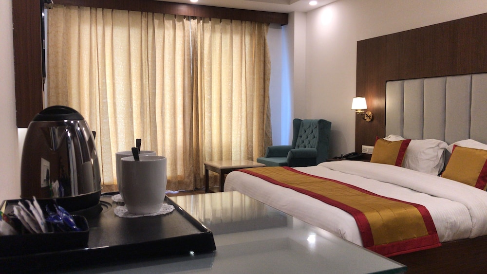 Lucent Room