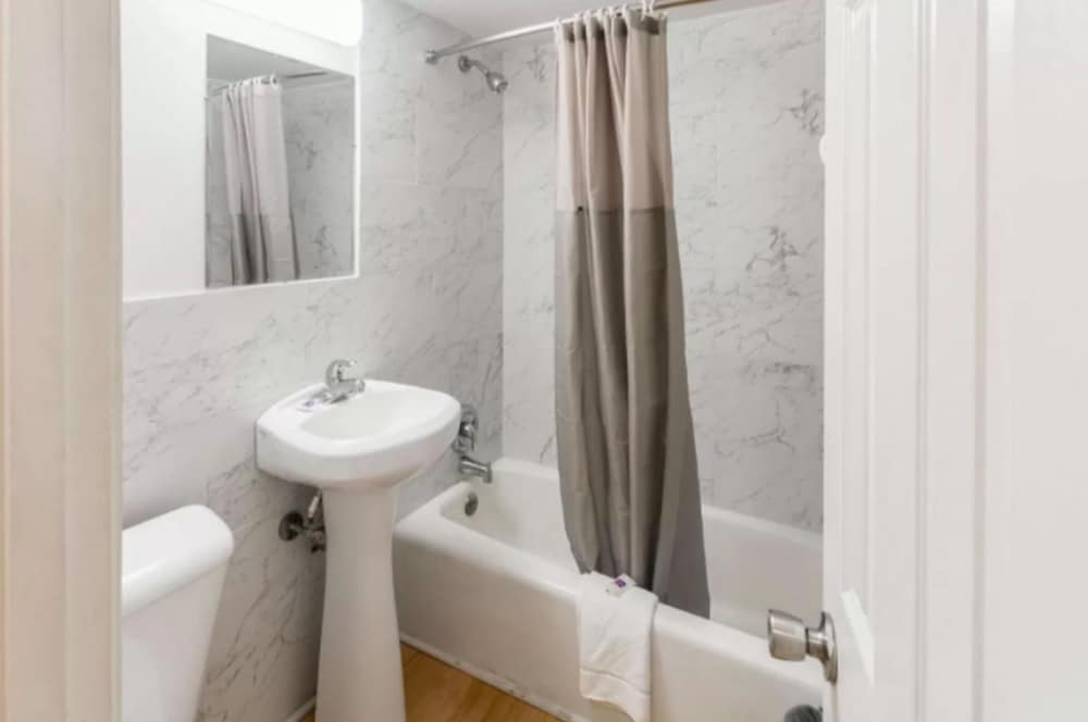Basic Triple Room photo 3