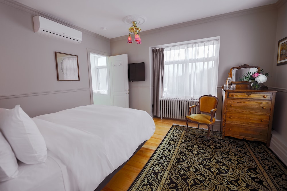 Classic Room, 1 Queen Bed - Photo 1