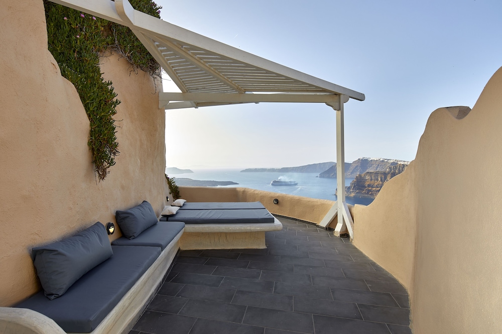Gods Divine Suite indoor pool with hot tub and Caldera View - Photo 6