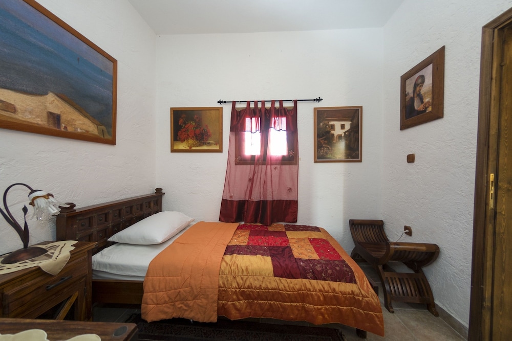 Room (6) photo 3