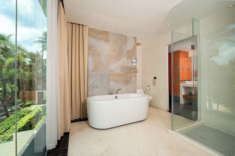Suite, 1 Bedroom, Sea View (Free Daily Minibar) - Photo 10