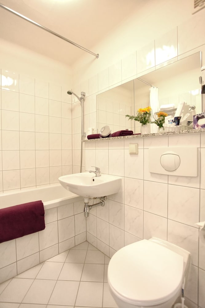 Standard Triple Room photo 2