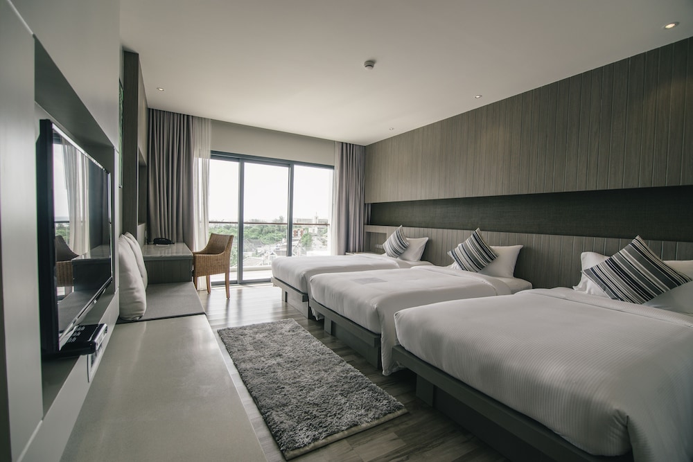 Deluxe Triple Room, Ocean View photo 3