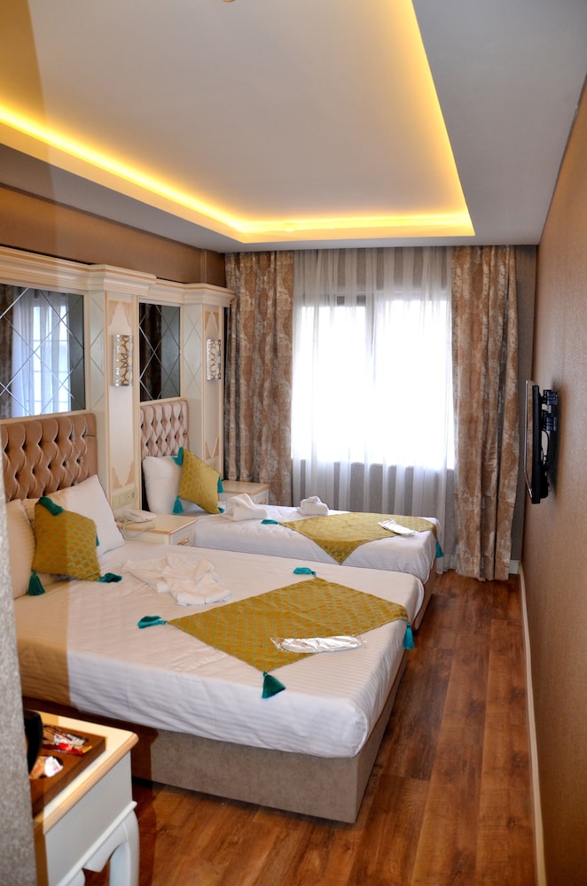 Deluxe Triple Room, 1 Bedroom, Non Smoking photo 2