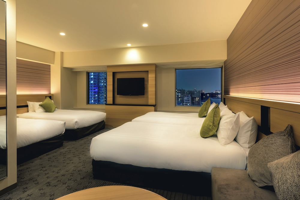 Standard Room, Multiple Beds - Photo 1