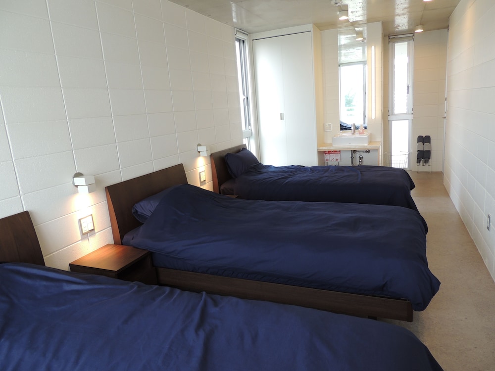 Standard Triple Room, Balcony, Ocean View photo 3