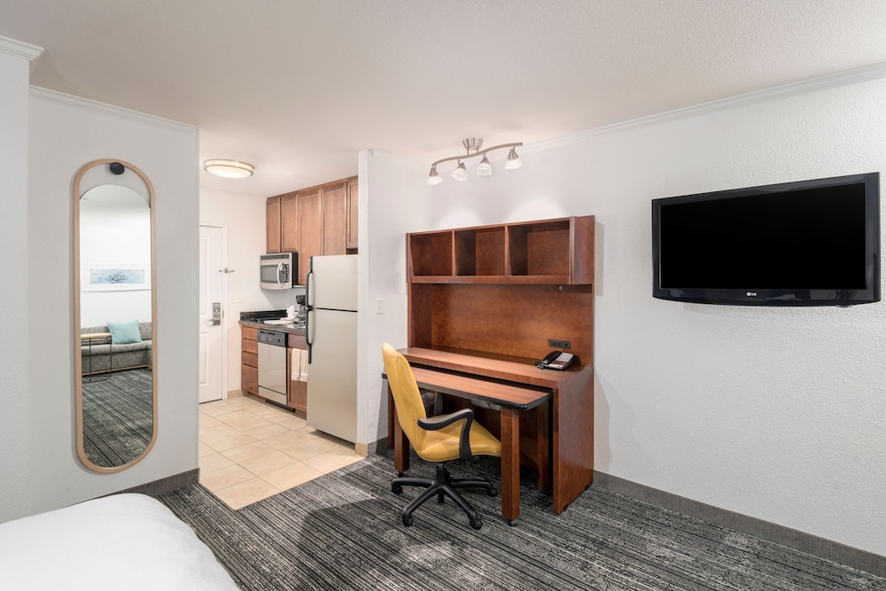 Suite, Multiple Beds - Photo 3