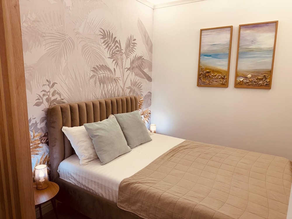 Deluxe Studio, Partial Sea View